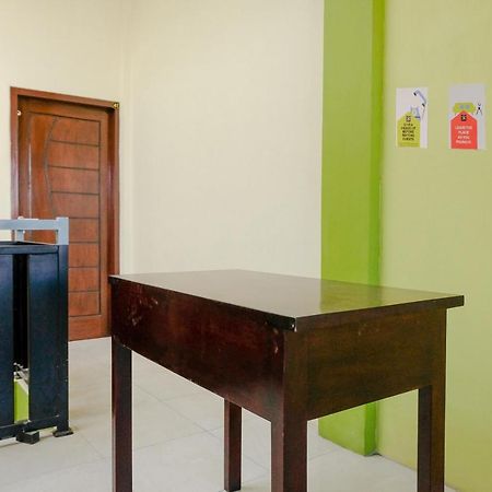 Zulfina Homestay Syariah Mitra Reddoorz بانيووانجى المظهر الخارجي الصورة