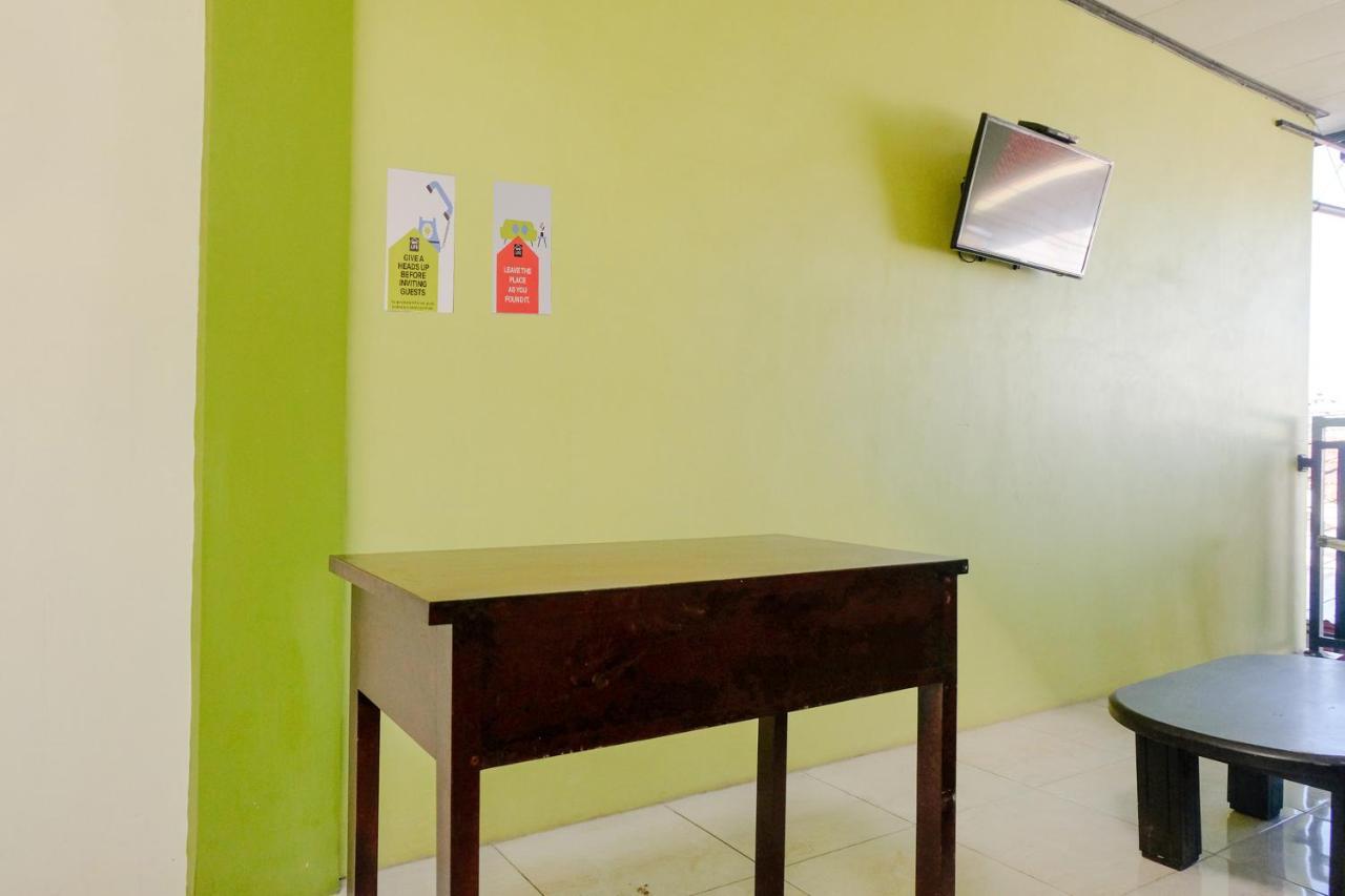 Zulfina Homestay Syariah Mitra Reddoorz بانيووانجى المظهر الخارجي الصورة